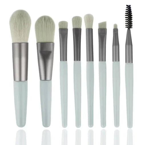 Essential Makeup Brush Set - BeautyHacks