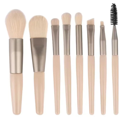 Essential Makeup Brush Set - BeautyHacks