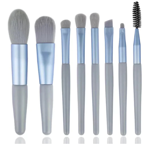 Essential Makeup Brush Set - BeautyHacks